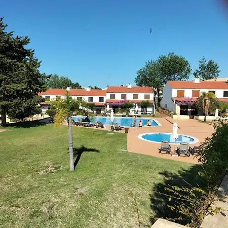 Semesterbostad V2 Vilar Jardim Piscina Wifi *