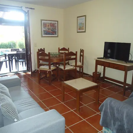 V2 Vilar Jardim Piscina Wifi Semesterbostad *