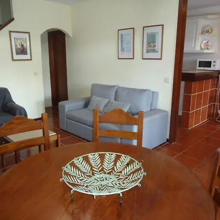 V2 Vilar Jardim Piscina Wifi * Quarteira