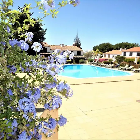 Semesterbostad V2 Vilar Jardim Piscina Wifi Quarteira