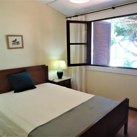 Semesterbostad V2 Vilar Jardim Piscina Wifi