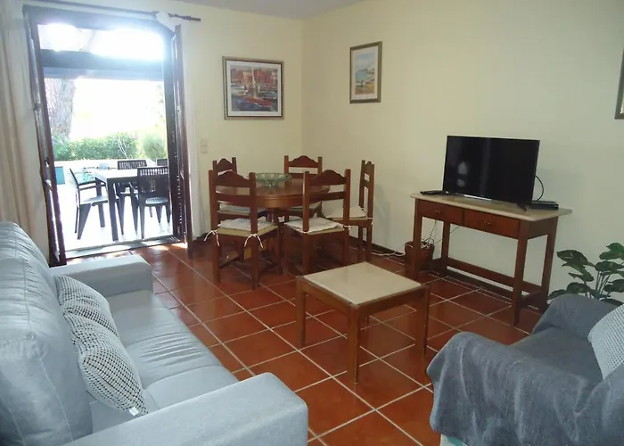 V2 Vilar Jardim Piscina Wifi Casa de Férias *