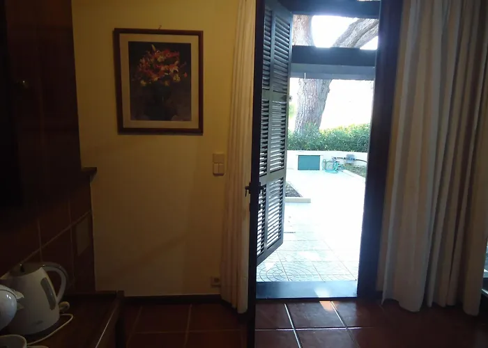 V2 Vilar Jardim Piscina Wifi Casa de Férias Quarteira